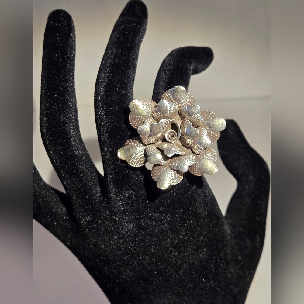 Sterling Silver Floral Ring Size 6 7/8